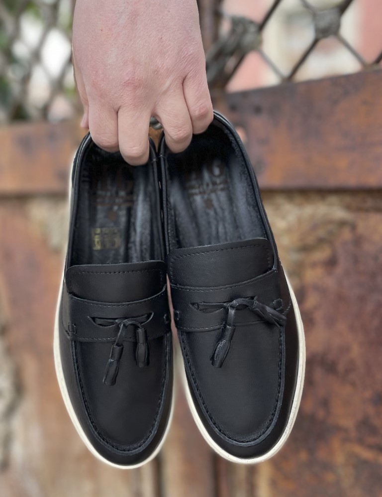 Huxley and Grace ανδρικά μαύρα δερμάτινα loafers με tassels HG174194 φωτογραφία